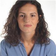 Studentessa di giurisprudenza dà ripetizioni a ragazzi/e